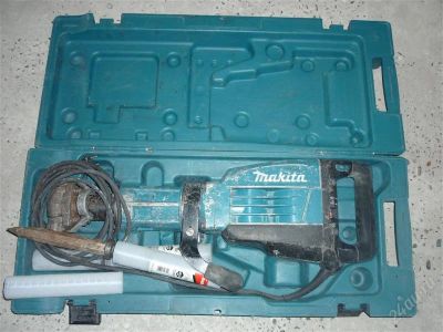Лот: 1973457. Фото: 1. Отбойный молоток Makita HM 1307... Электроинструмент
