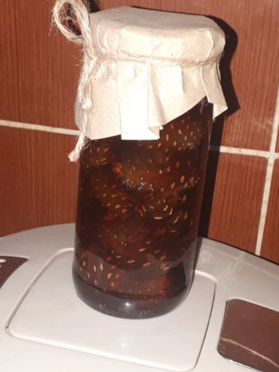 Лот: 19661818. Фото: 1. Варенье из сосновых шишек на меду. Домашние заготовки