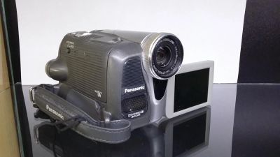 Лот: 7474710. Фото: 1. Видеокамера Panasonic NV-GS25GC. Видеокамеры