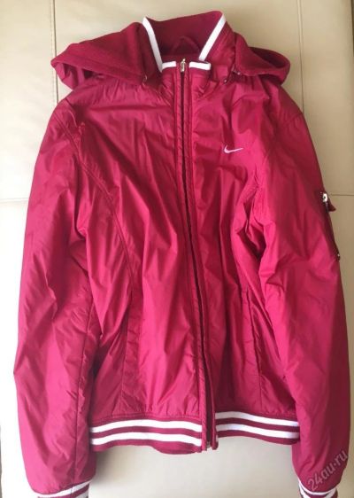 Лот: 5840035. Фото: 1. Продам куртку 42 р nike. Верхняя одежда