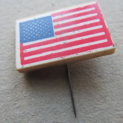 Лот: 21575093. Фото: 1. Значок флаг США сувенир пластик... Сувенирные