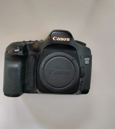 Лот: 15203176. Фото: 1. canon 5d. Цифровые зеркальные