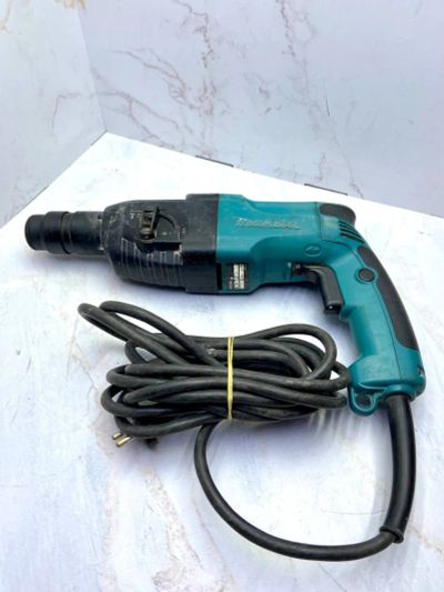 Лот: 21337939. Фото: 1. Перфоратор Makita HR2440. Электроинструмент