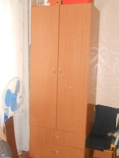 Лот: 4486961. Фото: 1. Плательный шкаф, стол компьютерный. Шкафы, шкафы-купе