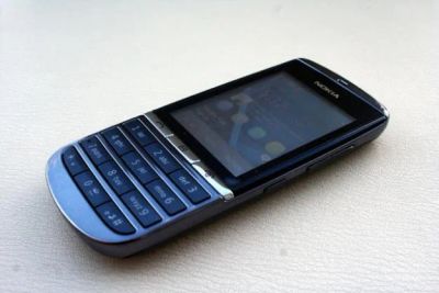 Лот: 3545248. Фото: 1. Nokia 300 Asha полный комплект... Кнопочные мобильные телефоны