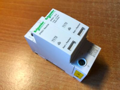 Лот: 25783168. Фото: 1. УЗИП Schneider Electric iPRD1... Автоматы, пакетники, предохранители