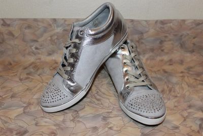 Лот: 3939173. Фото: 1. Кросовки. Кеды, кроссовки, слипоны