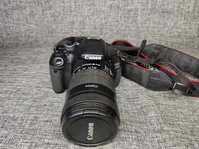 Лот: 23328895. Фото: 1. Фотоаппарат Canon EOS 600D Kit... Цифровые зеркальные