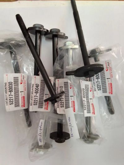 Лот: 8505216. Фото: 1. Болты подушек кузова 10 шт.Toyota... Кузов