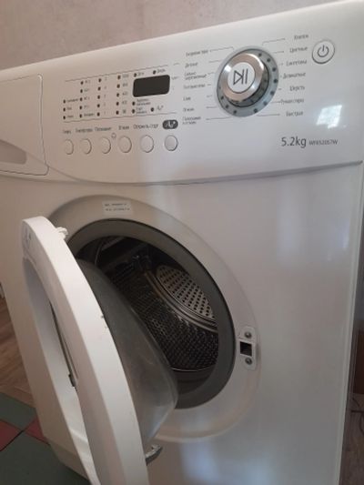 Лот: 25646427. Фото: 1. Стиральная машина Samsung WF6520S7W... Стиральные машины