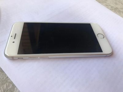 Лот: 14155634. Фото: 1. Iphone 16 гигов (белый). Смартфоны