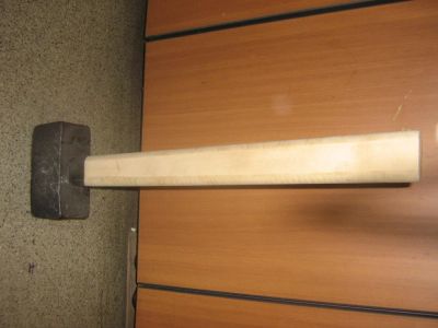 Лот: 5442706. Фото: 1. Кувалда 3 кг с деревянной ручкой. Ручной инструмент