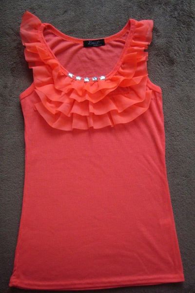 Лот: 3183453. Фото: 1. Майка с жабо коралловая. Футболки, топы и майки