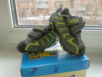 Лот: 3902212. Фото: 1. Кроссовки favaretti р-р 22 состояние... Кеды, кроссовки