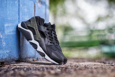 Лот: 8088739. Фото: 1. Кроссовки Nike Air Huarache (5116... Кеды, кроссовки, слипоны