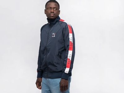 Лот: 20256193. Фото: 1. Ветровка Tommy Hilfiger. Верхняя одежда