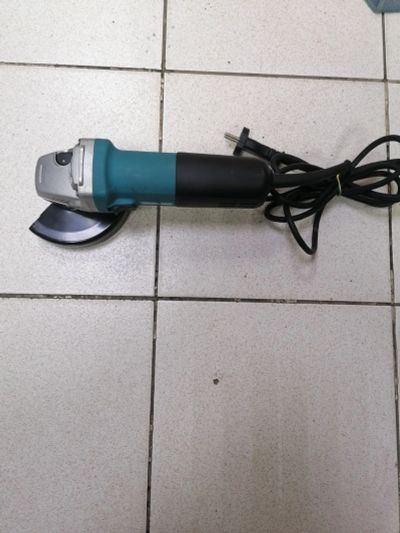 Лот: 24422761. Фото: 1. Болгарка Makita 9555HN 125мм... Электроинструмент