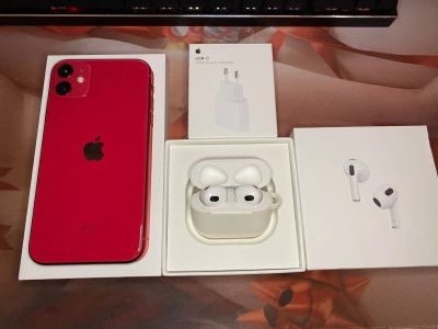 Лот: 19488116. Фото: 1. iPhone 11 128 красный (airpods... Смартфоны