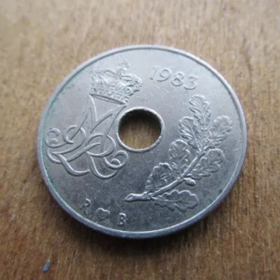 Лот: 24927533. Фото: 1. Монета 25 эри оре ере Дания 1983... Европа
