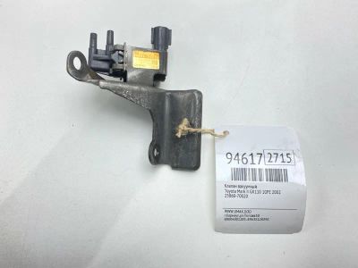 Лот: 24774296. Фото: 1. Клапан вакуумный Toyota Mark Ii... Двигатель и элементы двигателя