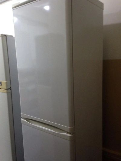 Лот: 3351380. Фото: 1. Двухкамерный холодильник Electrolux. Холодильники, морозильные камеры