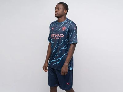 Лот: 21145521. Фото: 1. Футбольная форма Puma FC Manchester... Форма