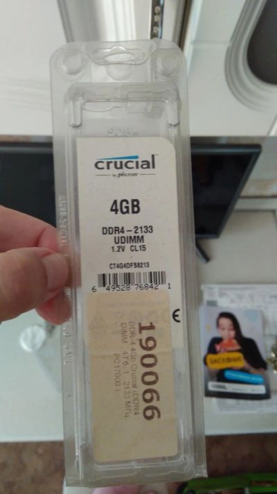 Лот: 14358495. Фото: 1. Оперативная память Crucial DDR4... Оперативная память