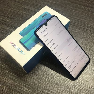 Лот: 19213284. Фото: 1. Смартфон HONOR 20e 4/64Gb. Смартфоны