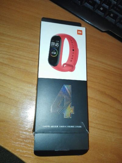 Лот: 14524642. Фото: 1. Mi Band 4 на гарантии. Смарт-часы, фитнес-браслеты, аксессуары