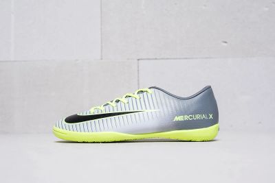 Лот: 11617776. Фото: 1. Футбольная обувь Nike MercurialХ... Кеды, кроссовки, слипоны