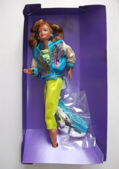 Лот: 11637878. Фото: 1. Кукла Barbie барби Sensations... Куклы