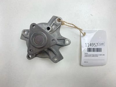 Лот: 25529975. Фото: 1. Помпа Toyota Corolla Fielder 2001... Двигатель и элементы двигателя