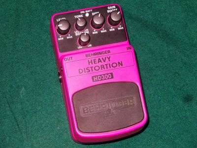 Лот: 6808033. Фото: 1. Behringer HD300 / Heavy dist... Гитарные эффекты и комбоусилители