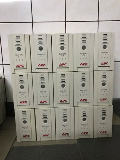 Лот: 10396817. Фото: 1. Блок бесперебойного питания APC... ИБП, аккумуляторы для ИБП