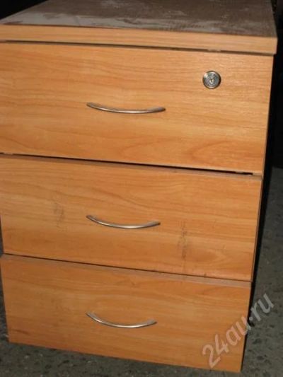 Лот: 344769. Фото: 1. Продам тумбу коричневую подкатную. Красноярск