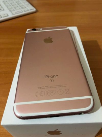 Лот: 10373666. Фото: 1. iPhone 6s rose gold. Смартфоны