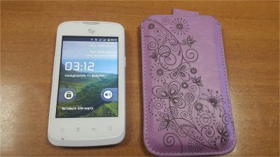 Лот: 9695066. Фото: 1. Маленький смартфон Fly IQ238 Jazz. Смартфоны