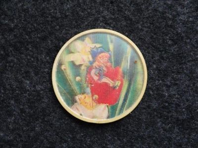Лот: 9852028. Фото: 1. Значок. Дюймовочка. Сувенирные