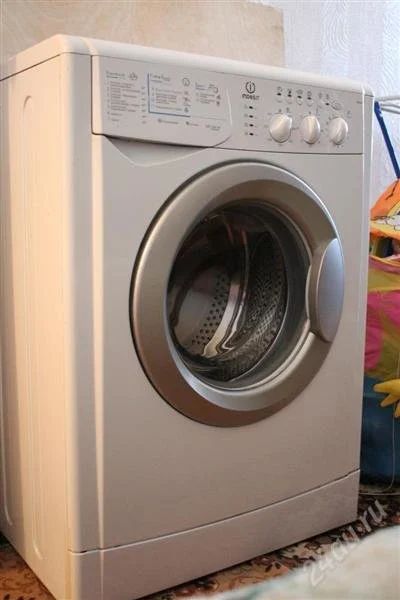 Лот: 2787961. Фото: 1. Стиральная машина INDESIT WISL... Стиральные машины