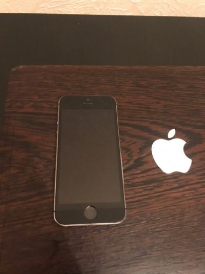 Лот: 14154004. Фото: 1. IPhone 5s space grey. Смартфоны
