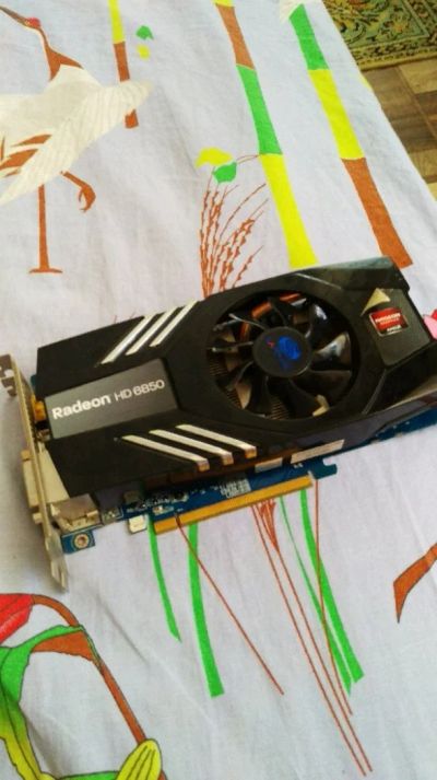 Лот: 13973385. Фото: 1. Sapphire Radeon HD6850 1gb 256bit. Видеокарты