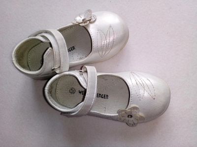 Лот: 11237440. Фото: 1. Туфельки для девочки. Туфли