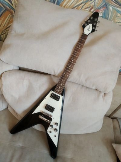 Лот: 17580485. Фото: 1. Электрогитара Gibson flying V... Гитары