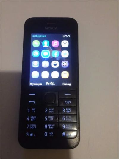 Лот: 7257928. Фото: 1. Nokia 220. Кнопочные мобильные телефоны