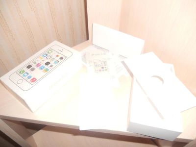 Лот: 5086455. Фото: 1. Коробка Iphone 5s 16 gb оригинал. Смартфоны