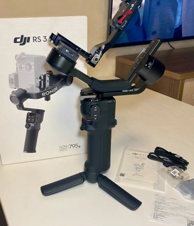 Лот: 21127949. Фото: 1. Стабилизатор DJI RS 3 Mini. Штативы, держатели