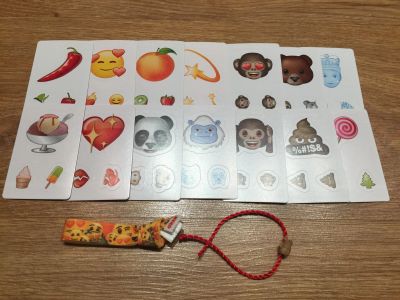 Лот: 15309382. Фото: 1. 14 карточек с наклейками окей... Игрушки