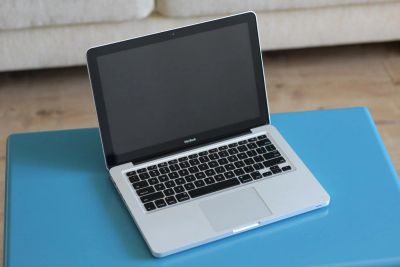Лот: 4386174. Фото: 1. Macbook 13" алюминиевый 2.4GHz... Ноутбуки