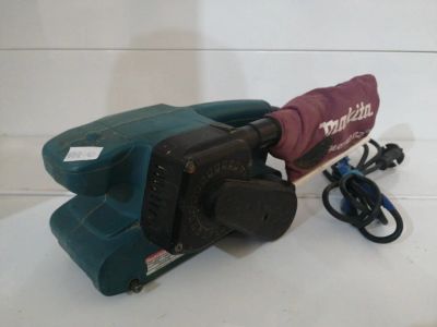 Лот: 16628143. Фото: 1. Ленточная шлифмашина Makita 9911... Электроинструмент