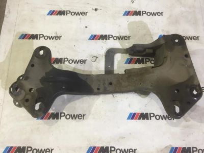 Лот: 11128323. Фото: 1. Балка крепления раздатки BMW E53. Ходовая, подвеска, рулевое управление